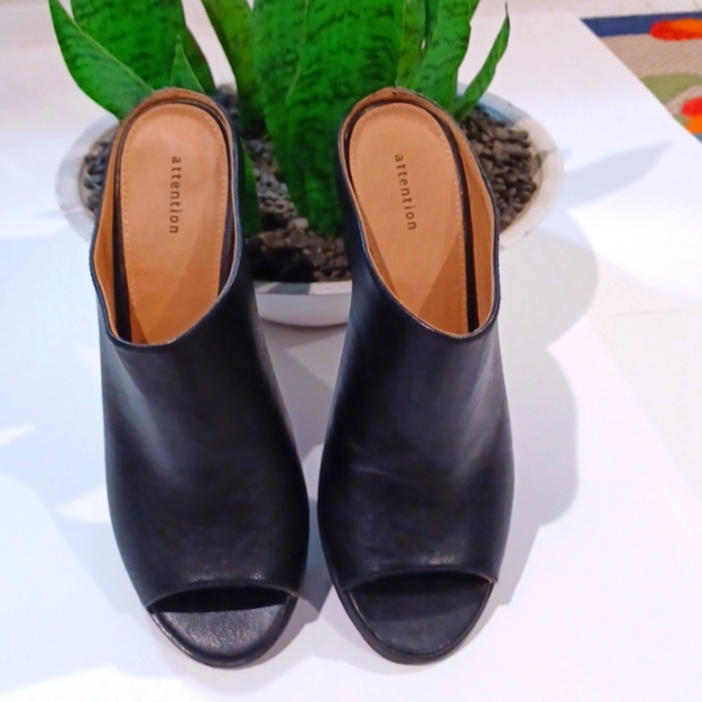 Attention shoes